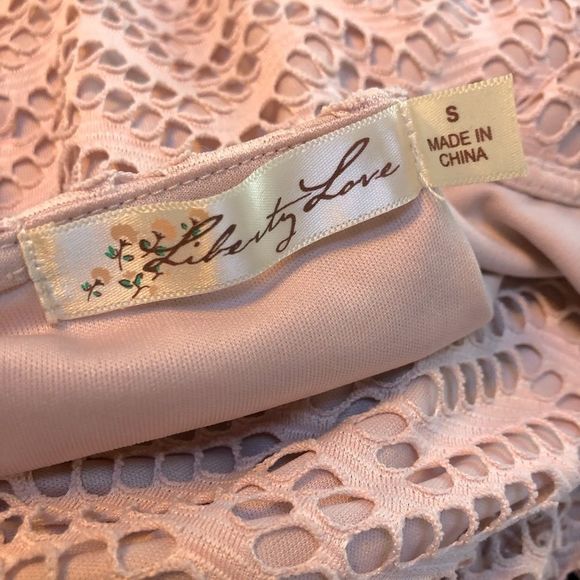 LIBERTY LOVE dusty rose pink chevron lace crochet maxi dress woman’s size S - Picture 5 of 6